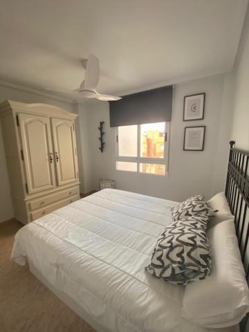 Céntrico apartamento con todo a estrenar en la playa Santa Pola Extérieur photo